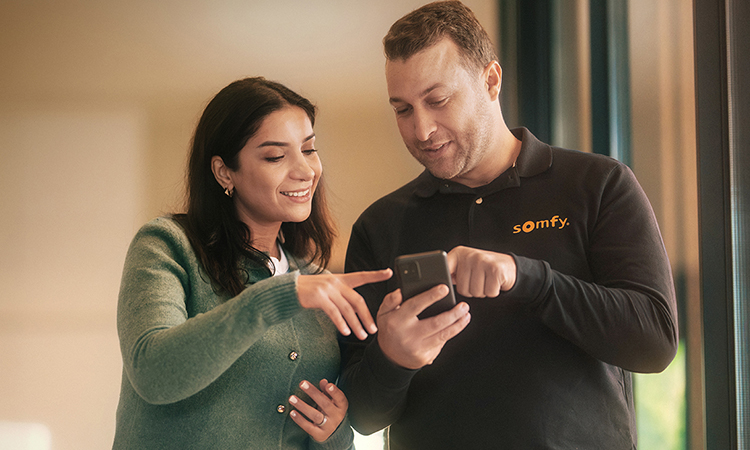 Tegye okosabbá ügyfelei otthonát, és lendítse fel üzletét a TaHoma® switch segítségével!